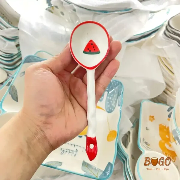 Muỗng sứ dễ thương, thìa bằng sứ, thìa ăn cơm, muỗng ăn cơm bằng sứ, muỗng sứ hoạ tiết BUGO